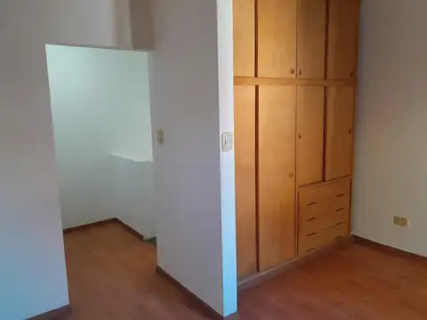 Jorge de Kay Nº1027 e/Bouchard