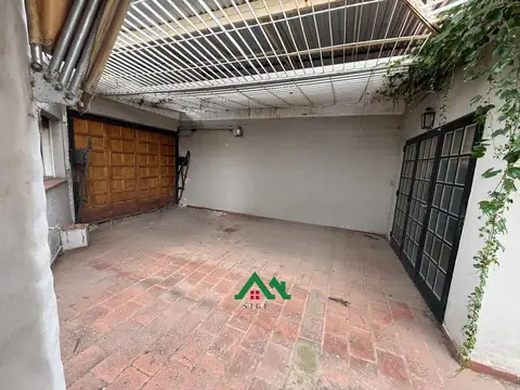 Casa en Venta con 4 cocheras