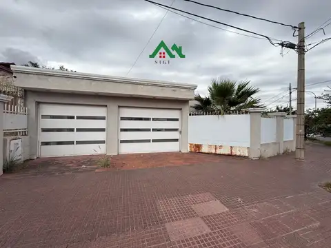 Casa 5 ambientes con 2 baños