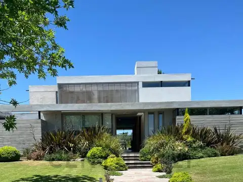 AZCUENAGA 2000, Piso 0