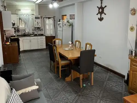 Casa 6 ambientes con 3 baños