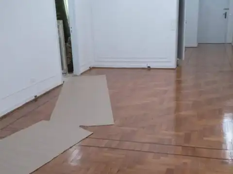 Semipiso Categoria 4 amb c/Dep.Frente Balcon Avellaneda