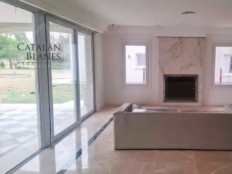 Casa en Venta en Club Miralagos, USD 650.000