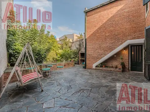 Casa en Venta con 2 cocheras