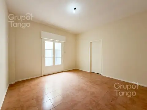 Depto Tipo Casa en Venta 40 años