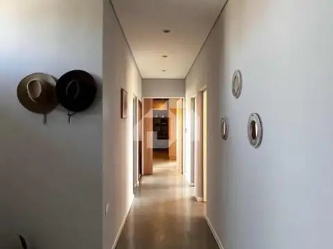 Casa 5 ambientes con 3 baños