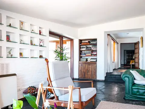 Casa 7 ambientes con 5 baños