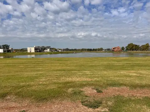 LOTE EN VENTA A LA LAGUNA EN FINCAS DE SAN VICENTE