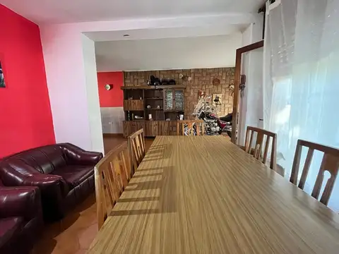 Casa 4 ambientes con 1 baño
