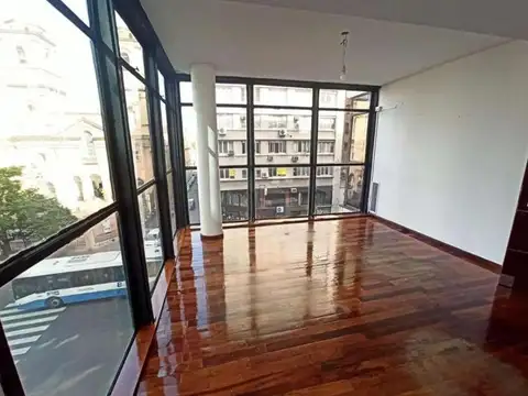 Oficina 4 ambientes con 1 baño