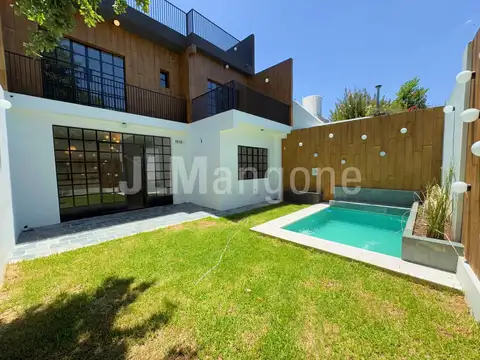 Triplex 3 ambientes con cochera, parque y terraza