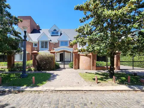 Julian Navarro  al 4100