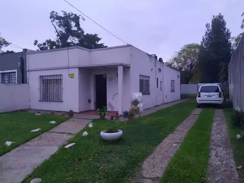 Casa sobre hermoso lote de terreno 