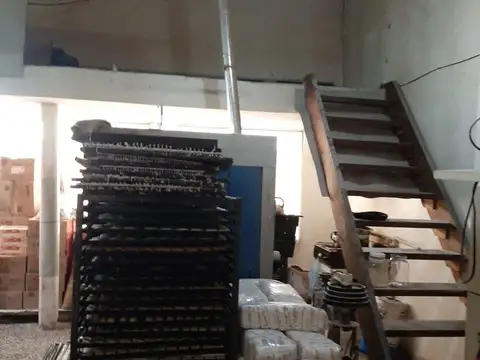 Local en Venta 72 años