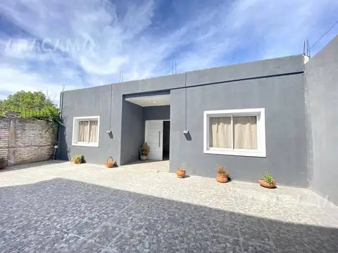 Casa y local en venta - Ezeiza