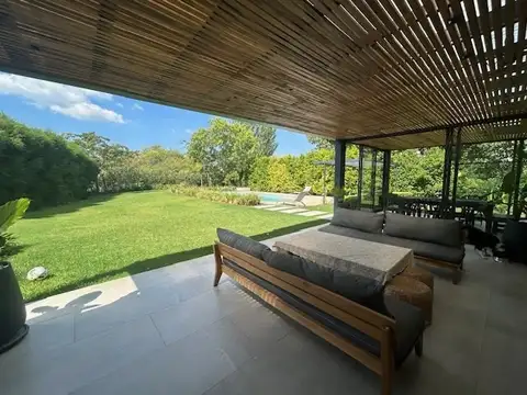 Casa  en Venta en Santa Barbara, Tigre, G.B.A. Zona Norte