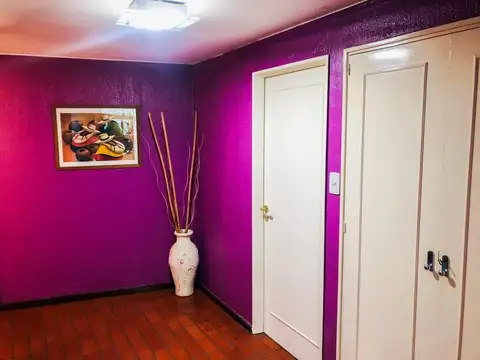 Casa 8 ambientes con 2 baños