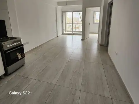 OPORTUNIDAD  HERMOSO 2 amb.AL FRENTE CON BALCON. - 40M2