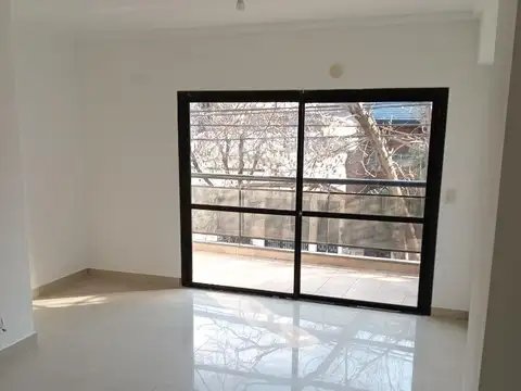 Departamento en Alquiler en Flores Sur, $ 450.000