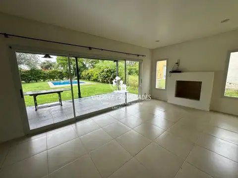 Casa en Venta con 1 cochera