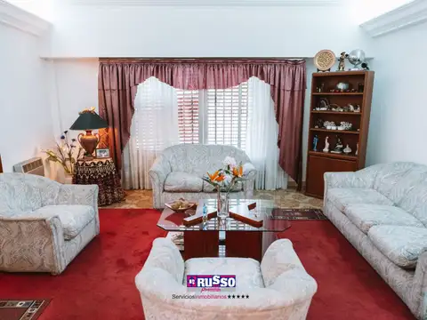 Casa 5 ambientes con 4 baños