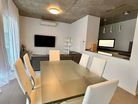 Casa 4 ambientes con 1 baño