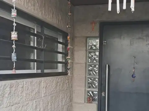 CASA MODERNA EN DOS PLANTAS, PASO DEL REY, MORENO