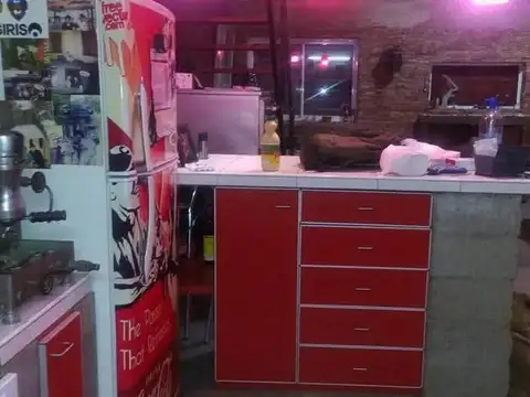 Casa 3 ambientes con 1 baño