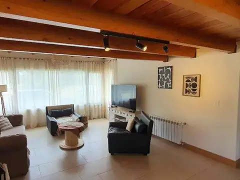 Casa en Alquiler de 3 dormitorios