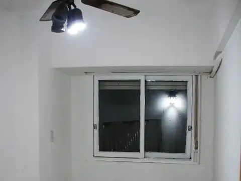 Av Juramento 1900, Piso 1