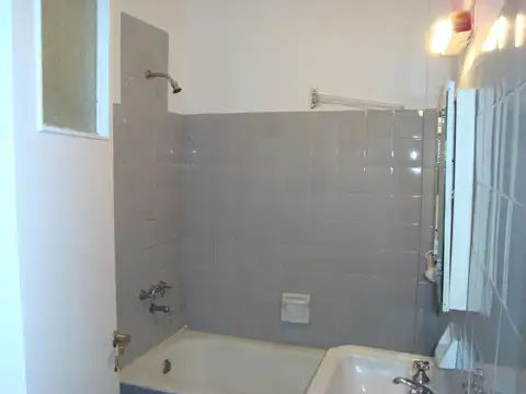 Tucumán e/ Presidente José Evaristo Uriburu y Pasteur