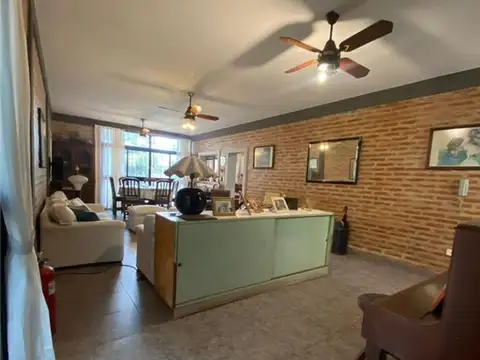 LOPEZ Y PLANES 200, Piso P.B.