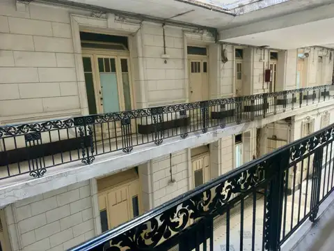 San Martin 500, Piso 1