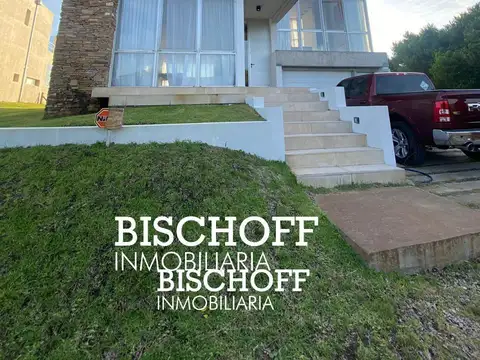 Casa en Venta en Costa Esmeralda, USD 390.000