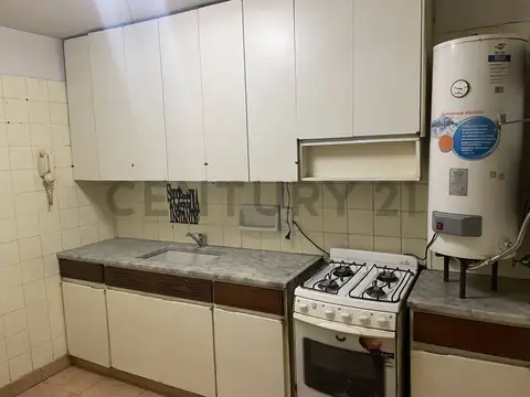 Alquiler departamento 2 amb. piso alto, apto profesional con baulera