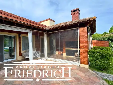 Casa 3 ambientes con 2 baños