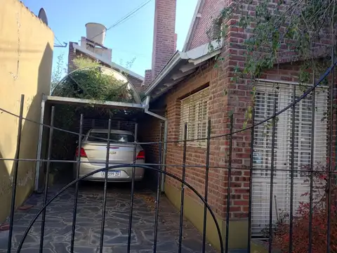 Carriego e/ Avellaneda y Roser