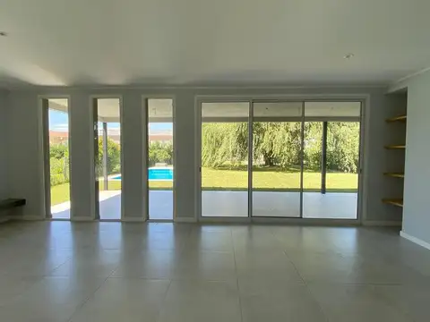 Casa 6 ambientes con 3 baños