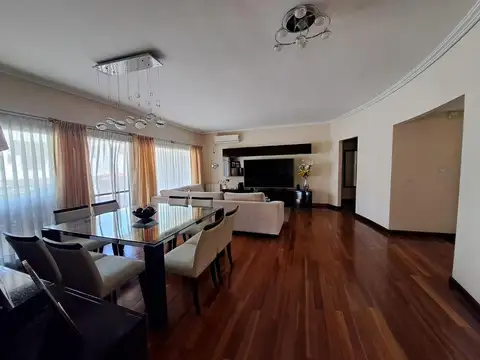 Departamento en Venta de 4 dormitorios