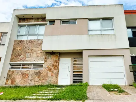 Carabelas 2500, Piso PB