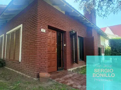 Casa en Venta con 2 cocheras