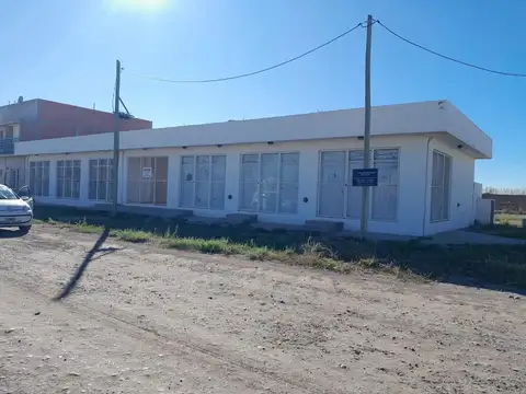"OPORTUNIDAD" FERNANDEZ ORO VENDE 3 LOCALES