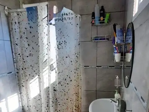 Casa 3 ambientes con 1 baño