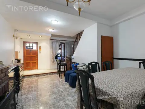 Triplex en venta en Ramos Mejía con cochera