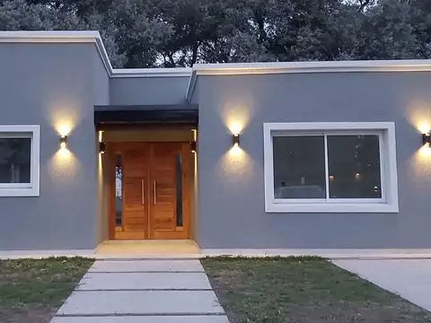 Casa en Venta en Pilar del Este - San Ramon, USD 158.000