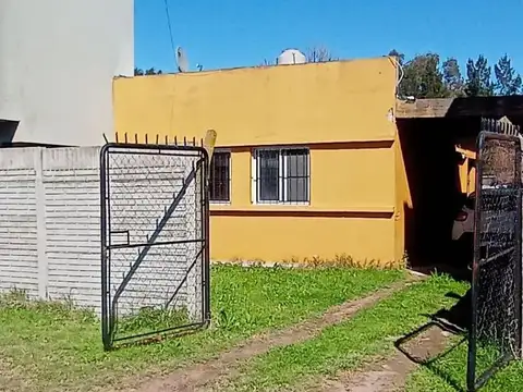 Casa 5 ambientes con 1 baño