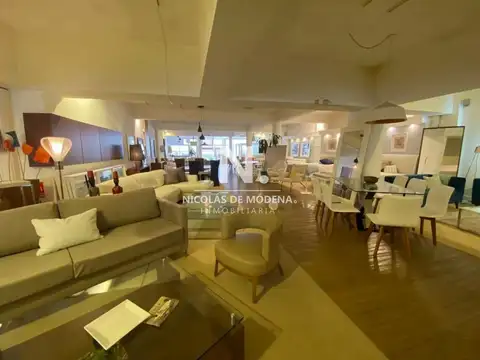 Excelente local comercial proximo al Puerto