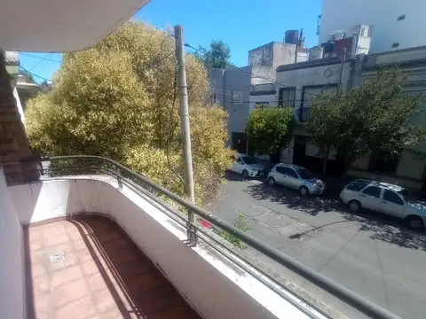 Depto Tipo Casa en Venta 50 años