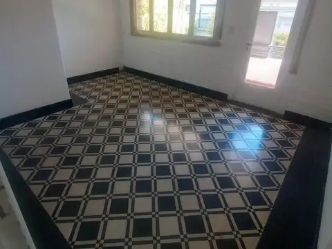 Depto Tipo Casa en Venta en Centro, USD 85.000