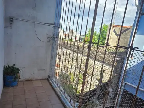 Depto Tipo Casa 2 ambientes con 1 baño